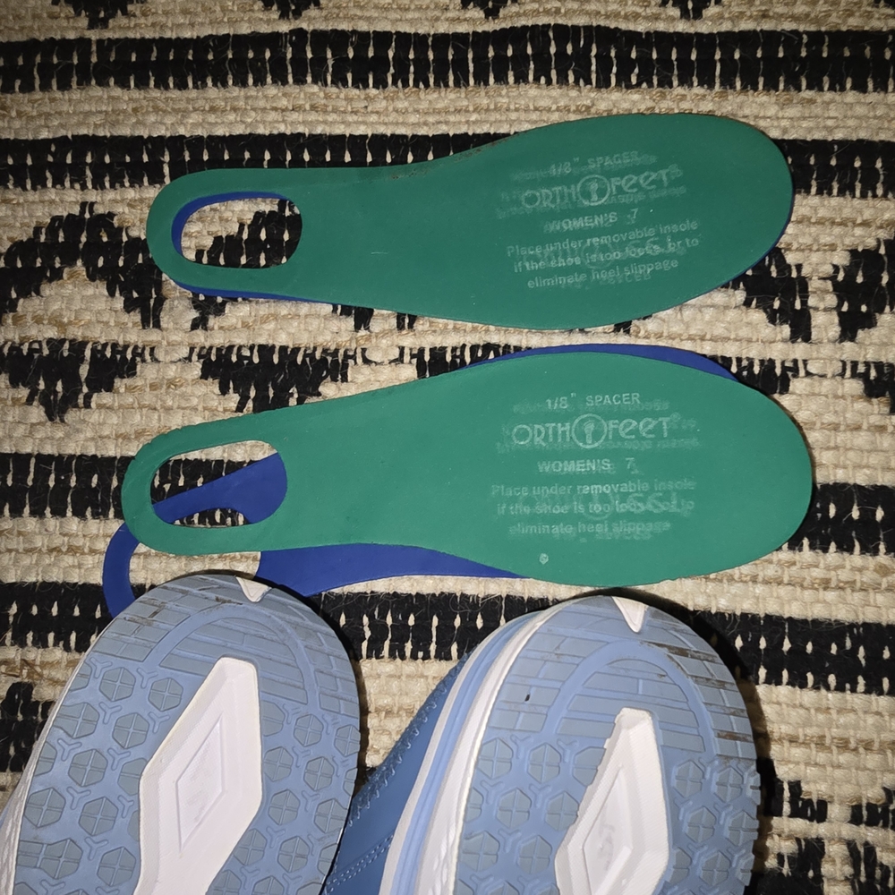 Stretch slip-ons with adjustable fit for pressure-free - Picture 5 of 7